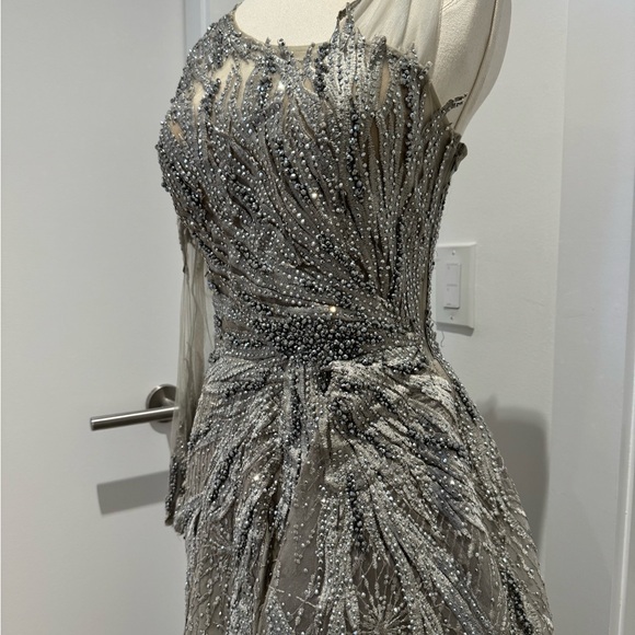 Beautiful,  Gorgeous  gown where once silver color - Picture 3 of 6